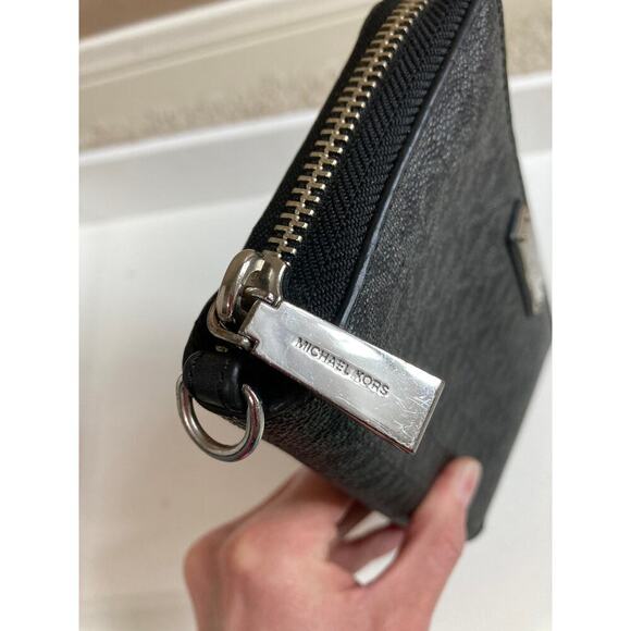 MICHAEL KORS BLACK SAFFIANO LEATHER SIGNATURE PRINT WALLET - Picture 5 of 16